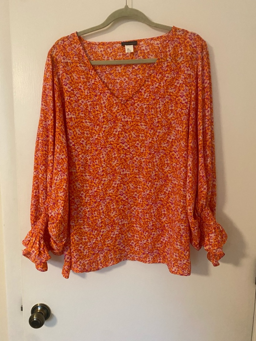 Vince Camuto Orange Floral V-Neck Ruffle Sleeve Blouse